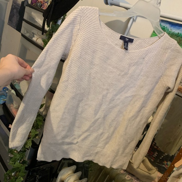GAP Sweater - Picture 2 of 3
